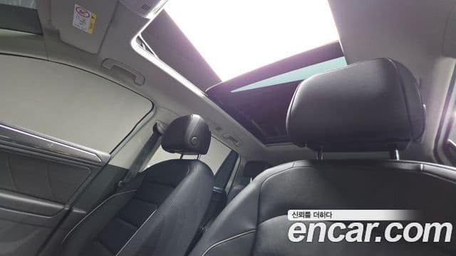 Volkswagen Tiguan 2023 — Photo 2/37