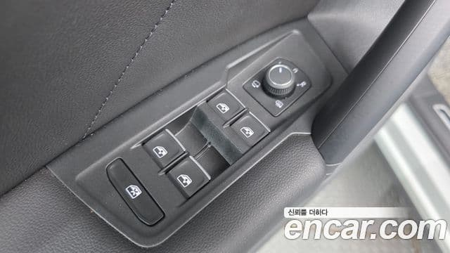 Volkswagen Tiguan 2023 — Photo 21/37