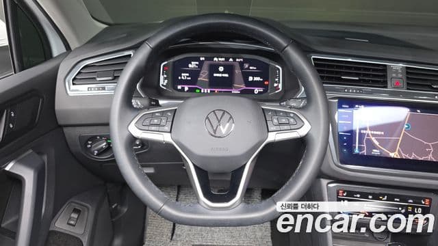 Volkswagen Tiguan 2023 — Photo 20/37