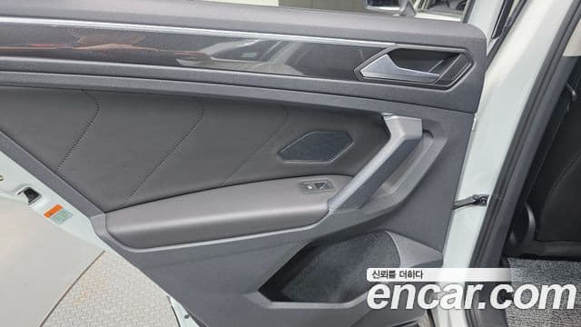 Volkswagen Tiguan 2023 — Photo 15/37