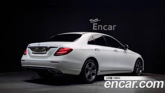 Mercedes-Benz E-Class 2019 — фото 2 из 20