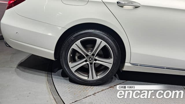 Mercedes-Benz E-Class 2019 — фото 5 из 20