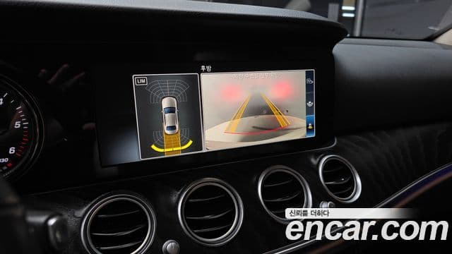 Mercedes-Benz E-Class 2019 — ფოტო 14/20
