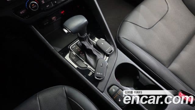 Kia Niro 2021 — Şəkil 9/20
