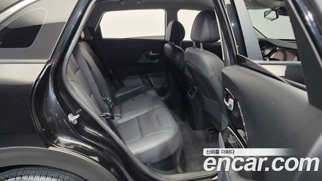 Kia Niro 2021 — Şəkil 12/20