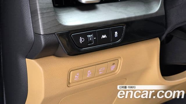 Kia Carnival 2022 — ფოტო 15/20