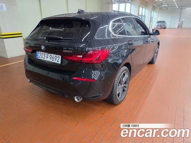 BMW 1 Series 2024 — фото 3 из 7