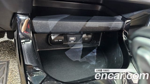 Kia Seltos 2021 — Şəkil 24/31