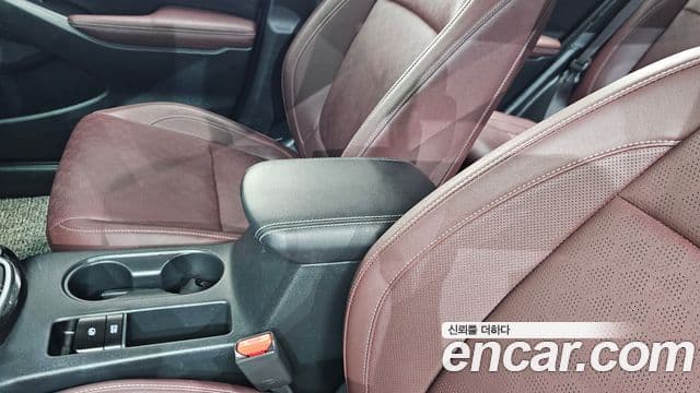 Kia Seltos 2021 — Şəkil 25/31