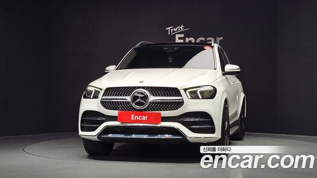 Mercedes-Benz GLE-Class 2021 — ფოტო 3/20