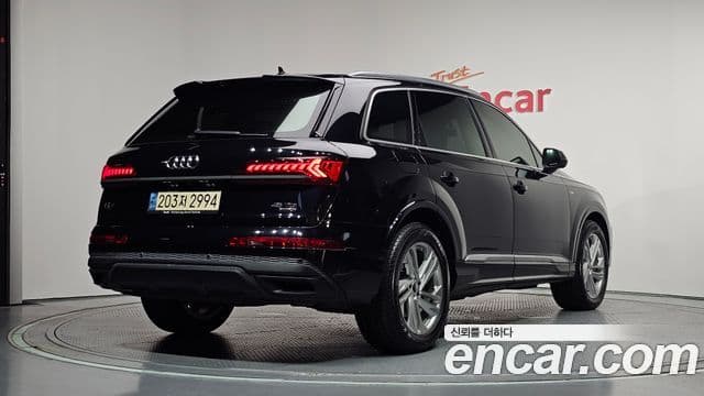 Audi Q7 2021 — Şəkil 2/20