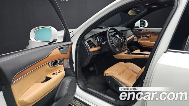 Volvo XC90 2019 — Şəkil 9/20