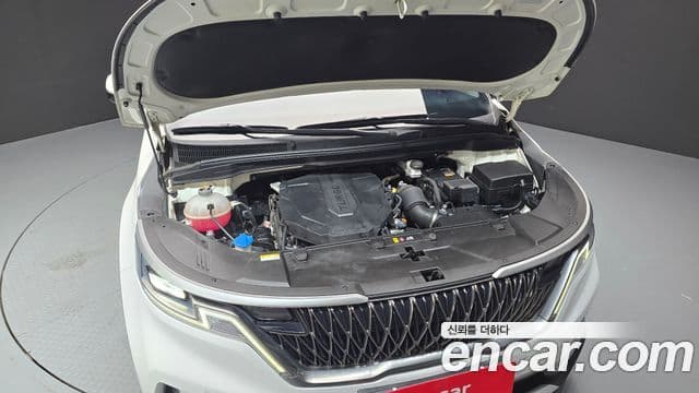 Kia Carnival 2023 — фото 6 из 20