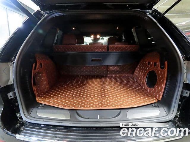 Jeep Grand Cherokee 2021 — фото 17 из 20
