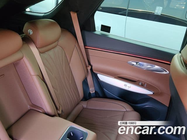 Genesis GV70 2024 — фото 8 из 20