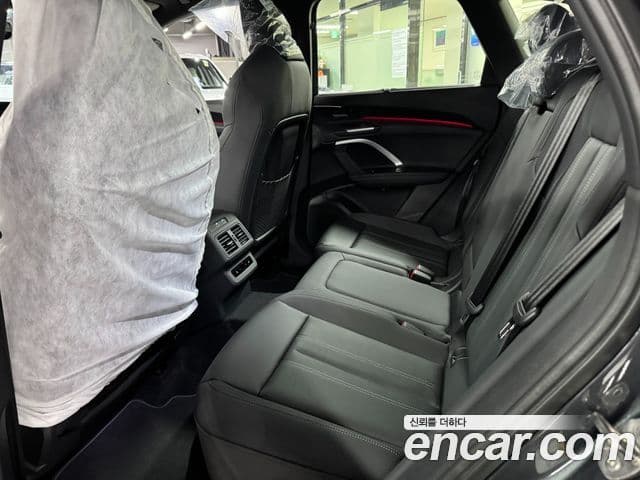 Audi Q5 2025 — фото 12 из 14