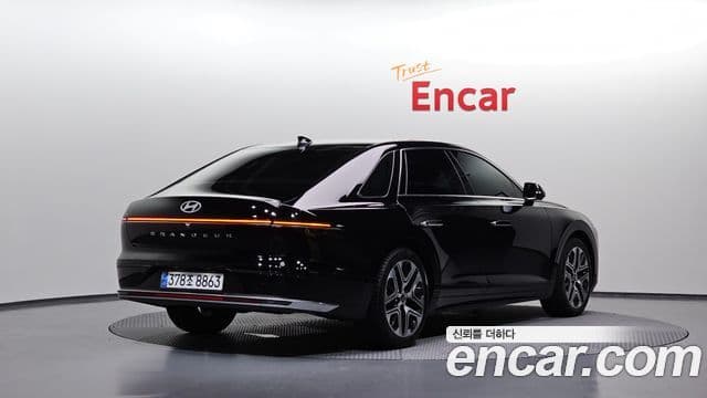 Hyundai Grandeur 2023 — ფოტო 2/20