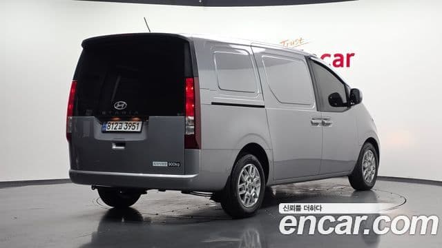 Hyundai Staria 2025 — фото 2 из 20