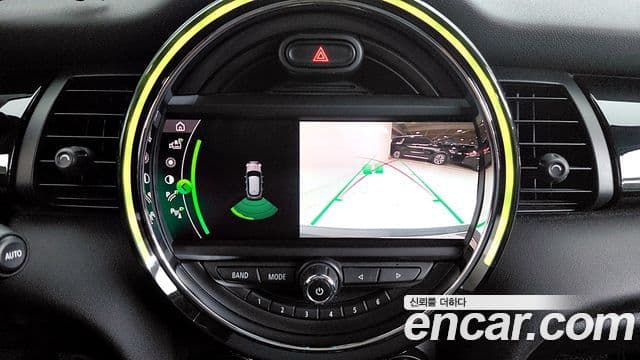 Mini Cooper S 2020 — ფოტო 16/20