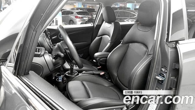 Mini Cooper S 2020 — фото 17 из 20