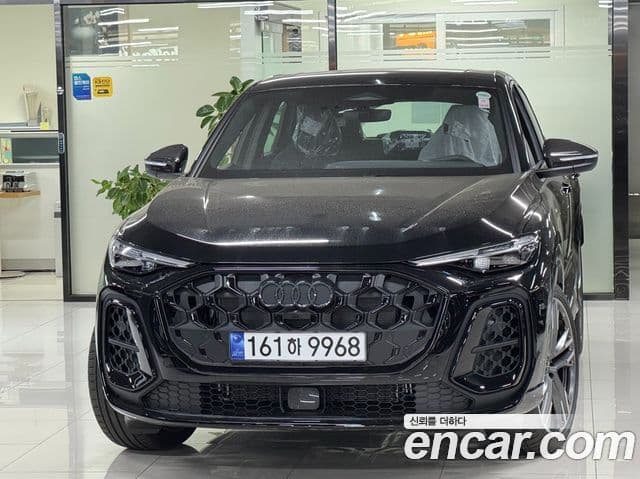 Audi Q5 2025 — Photo 2/15