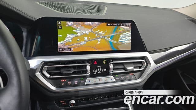 BMW 3 Series 2022 — фото 12 из 20