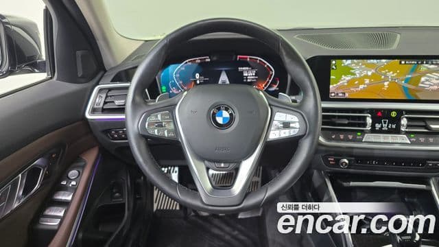 BMW 3 Series 2022 — фото 13 из 20