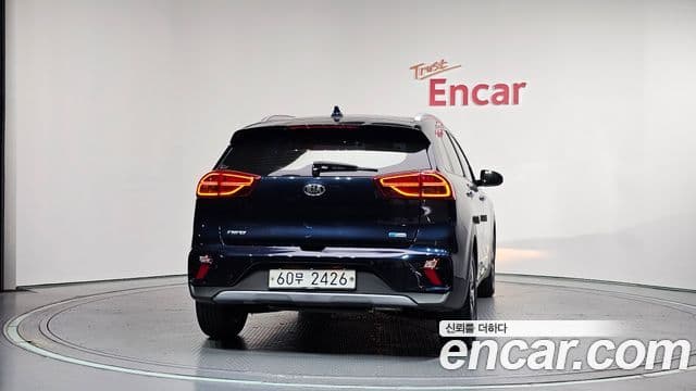 Kia Niro 2019 — фото 4 из 20
