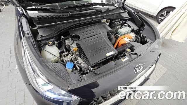 Kia Niro 2019 — фото 6 из 20