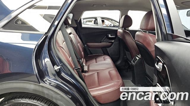 Kia Niro 2019 — фото 12 из 20