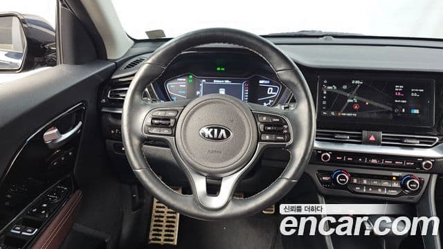Kia Niro 2019 — фото 13 из 20