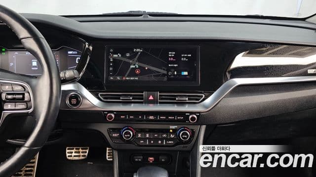 Kia Niro 2019 — фото 14 из 20