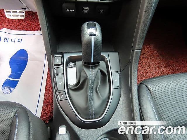 Hyundai Veloster 2020 — фото 8 из 15