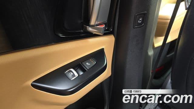 Kia Carnival 2023 — Şəkil 19/20