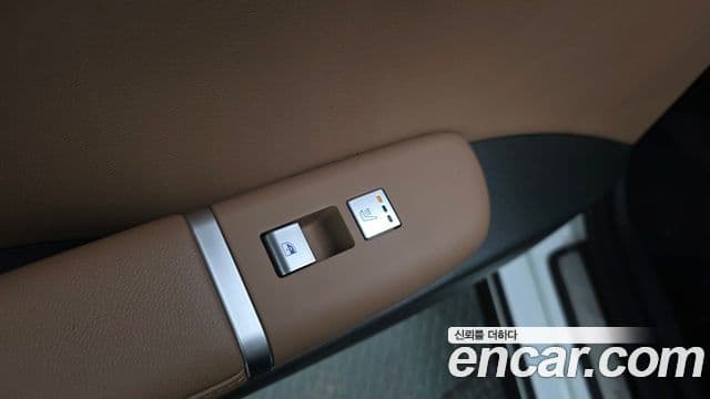 Hyundai Grandeur 2023 — ფოტო 18/20