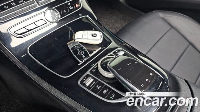 Mercedes-Benz E-Class 2018 — Şəkil 17/20