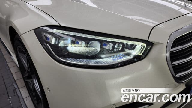 Mercedes-Benz S-Class 2023 — Photo 24/33
