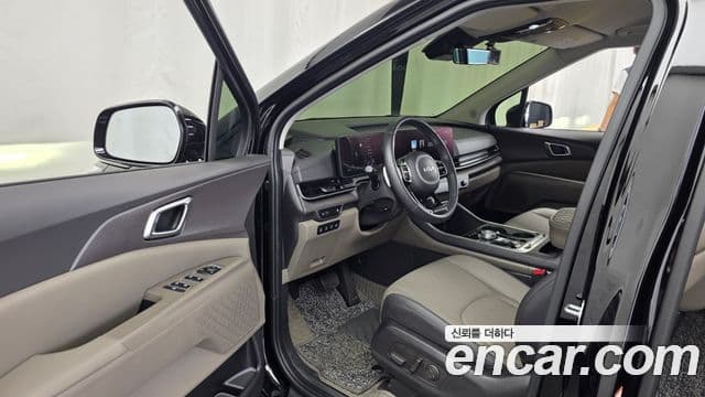 Kia Carnival 2024 — фото 10 из 20
