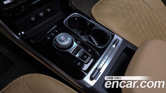Kia Carnival 2022 — фото 9 из 20