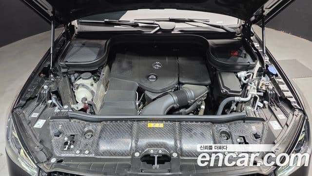 Mercedes-Benz GLE-Class 2025 — Photo 6/30