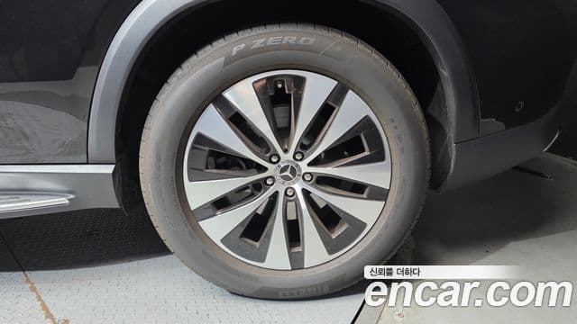 Mercedes-Benz GLE-Class 2025 — Photo 25/30