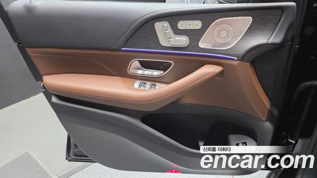 Mercedes-Benz GLE-Class 2025 — Photo 22/30
