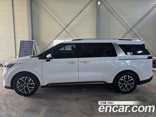 Kia Carnival 2022 — фото 5 из 12
