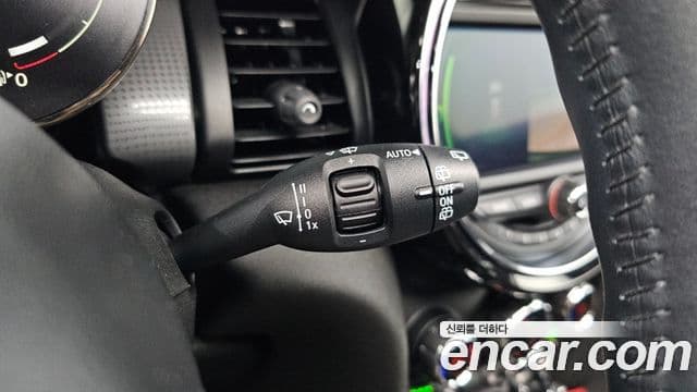Mini Cooper 2021 — фото 17 из 20
