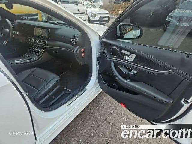 Mercedes-Benz E-Class 2020 — ფოტო 16/20