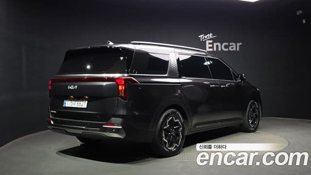 Kia Carnival 2024 — фото 2 из 20