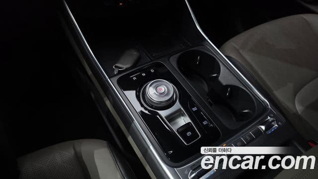 Kia Carnival 2024 — Şəkil 9/20