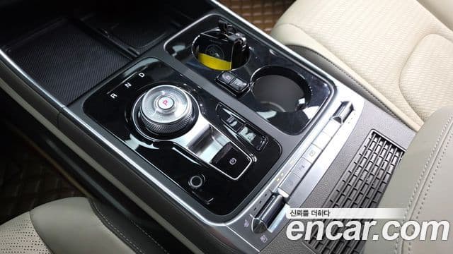 Kia Carnival 2024 — Şəkil 9/20