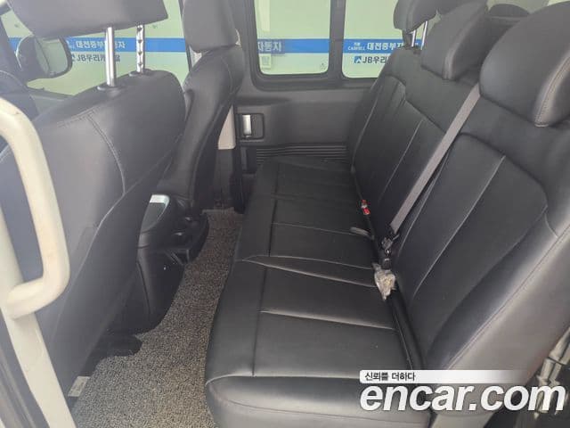 Hyundai Staria 2024 — Şəkil 13/20