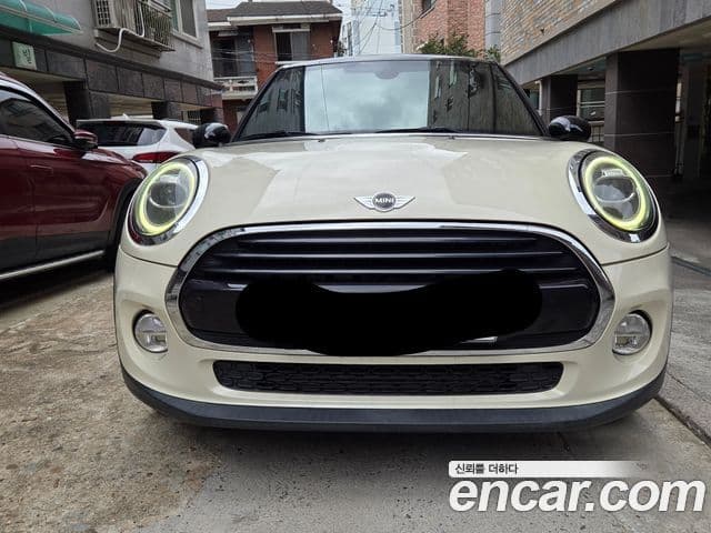 Mini Cooper 2019 — Photo 1/8